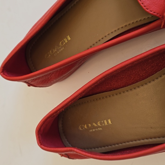 Coach Women's Olive Loafers in Red Pebble Grain Leather Round Toes Size 7B - Picture 6 of 14